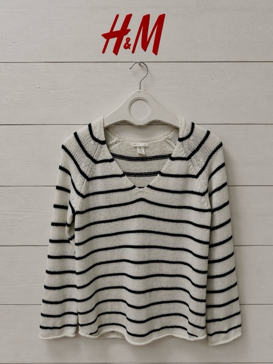 H&M Sweaters - H&M STRIPED SWEATER – SIZE M